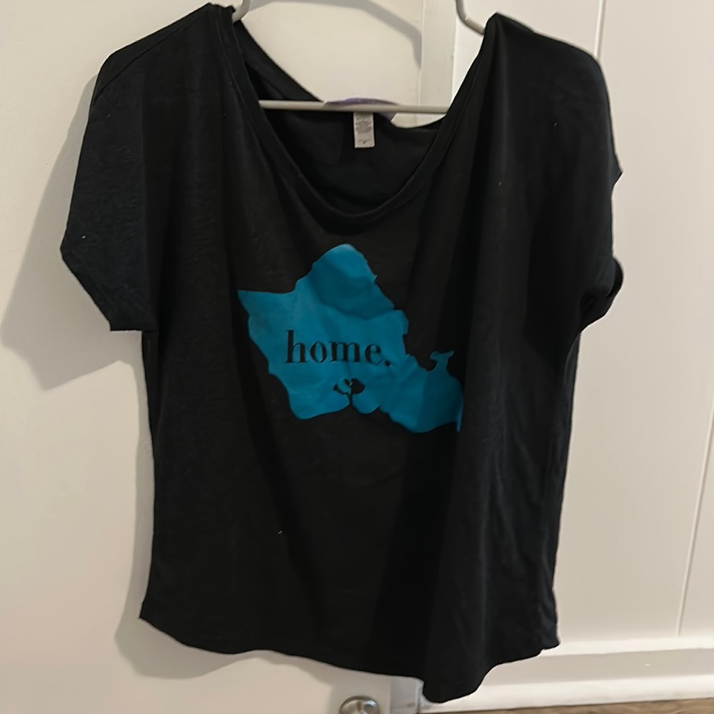 Oahu home ❤️ Hawaii women’s tshirt size medium